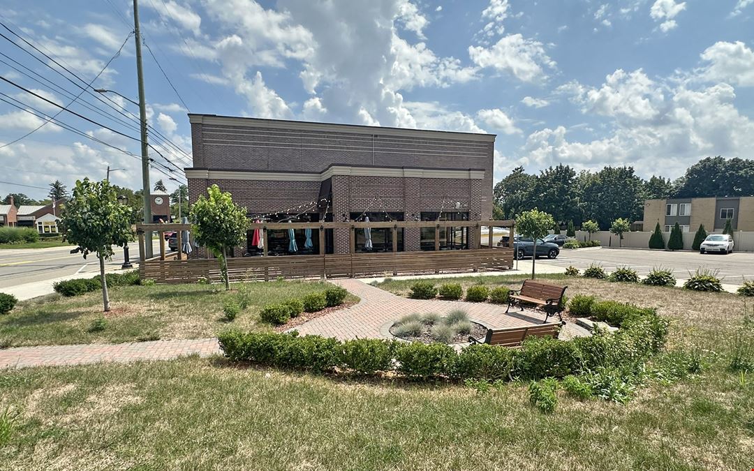 32821- 32905 Grand River Ave