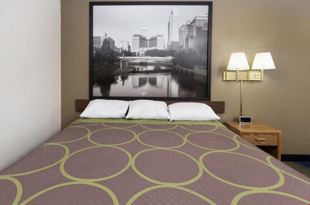 3324 20th St, Columbus Super 8 by Wyndham