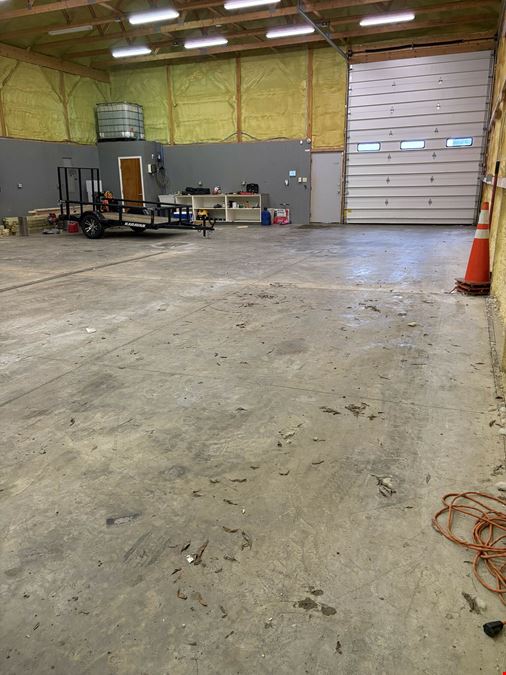 12445 Hanford Rd - 2,560+/- SF Flex/Warehouse Space
