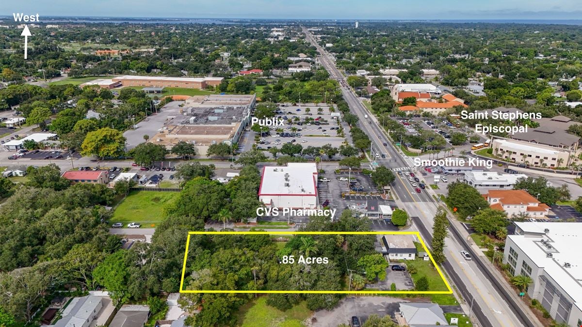 Retail Building on Manatee Ave West with Adjoining Vacant Parcel