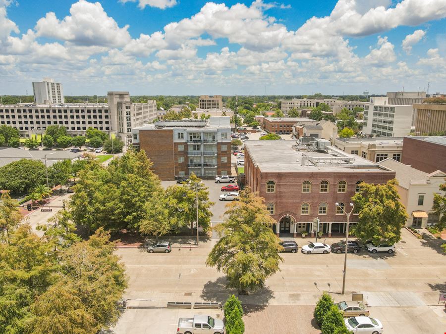 New Price: Gras Town Plaza - Office Building & Parking Lot in Downtown
