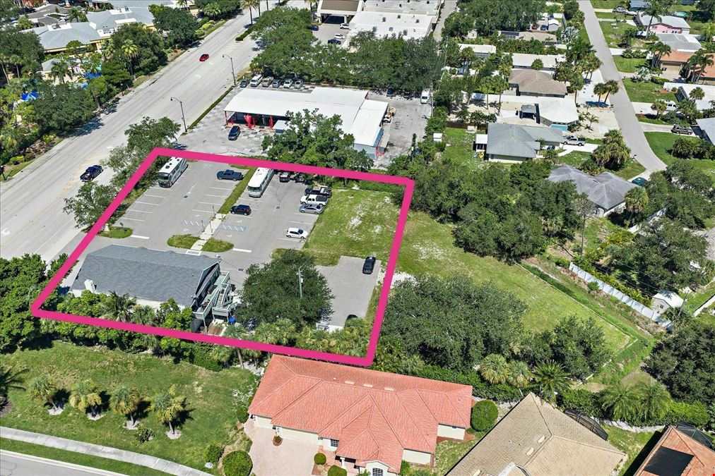 925 Tamiami Trl S