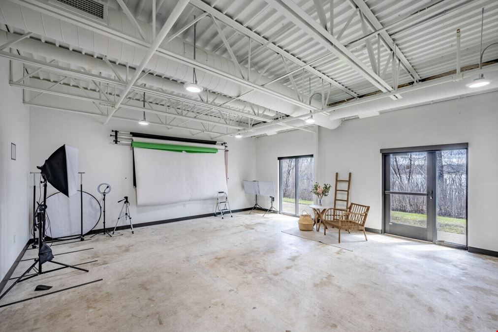 4440 Round Lake Rd W