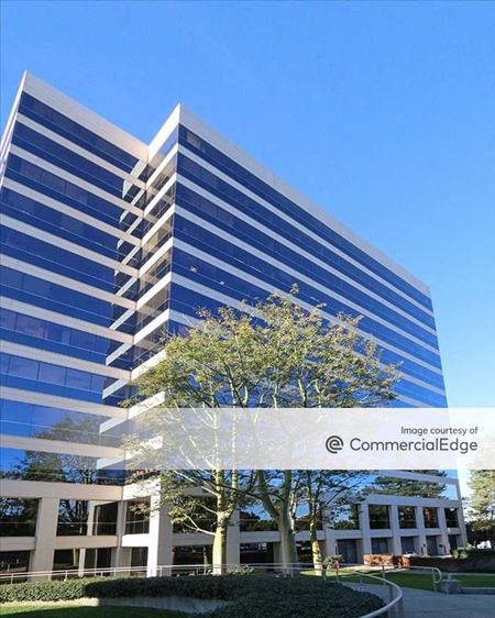 Preview of Commercial space for Rent at 600 Corporate Pointe