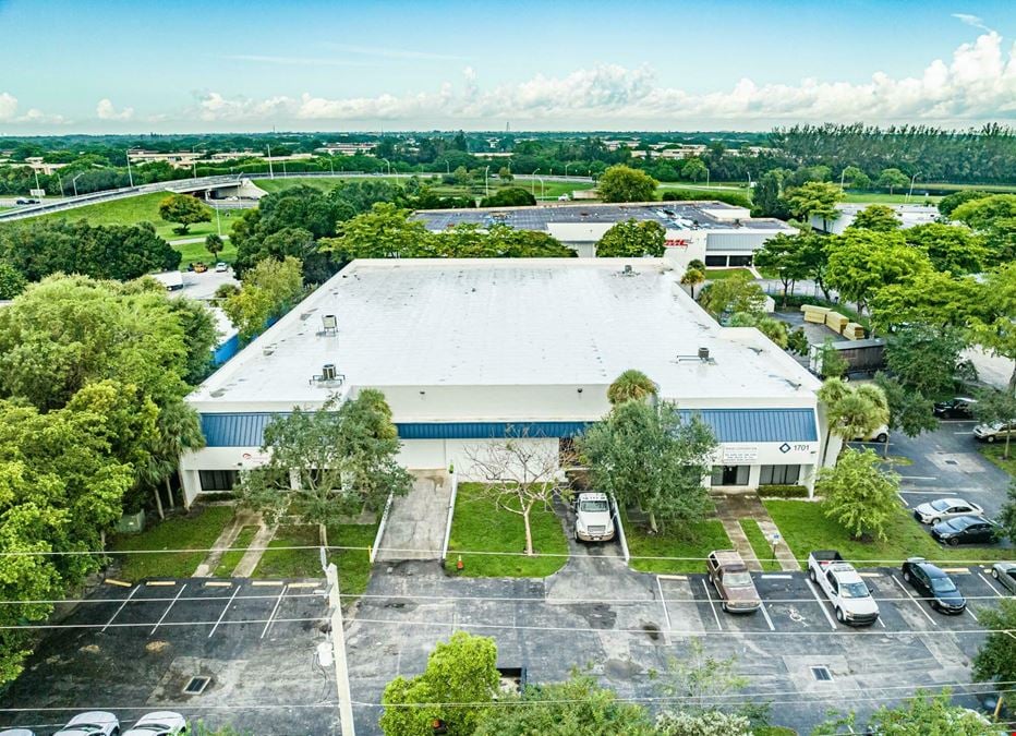 Warehouse with Office in Turnpike Industrial Park