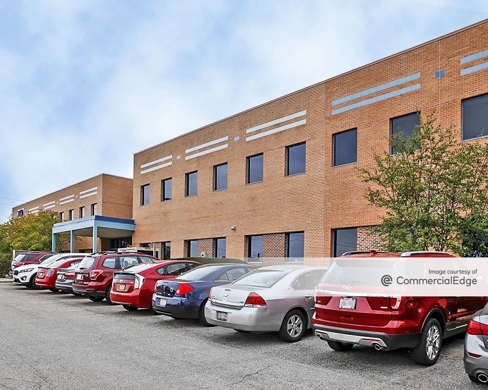 1221 John Q. Hammons Drive