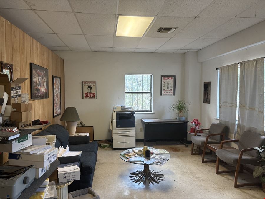 2818 South Monroe