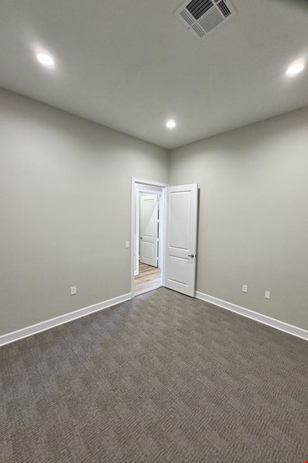 625 Regal Row