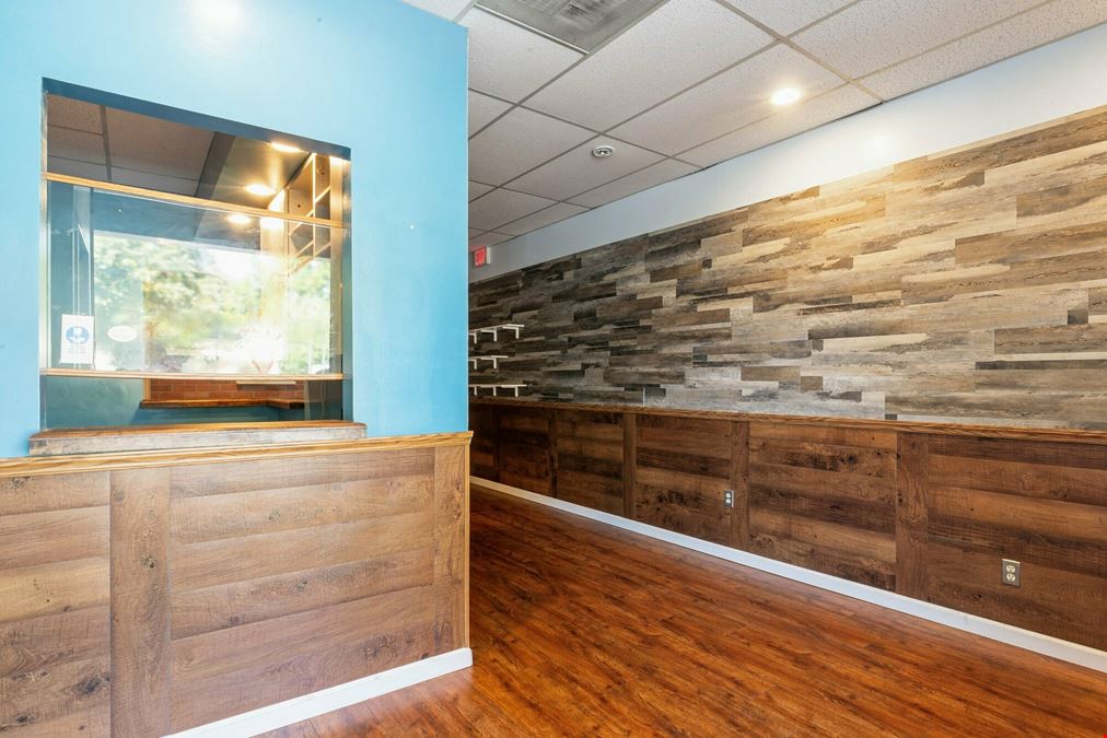 Retail Condo in Oakton For Sale