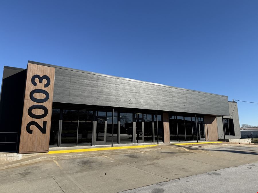 RETAIL BUILDING FOR SALE OR LEASE AT KEARNEY & GLENSTONE
