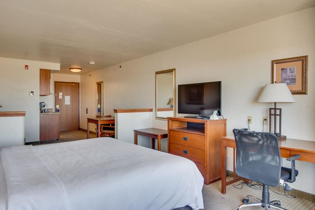 REIT Sale | Holiday Inn Express & Suites Mattoon Illinois