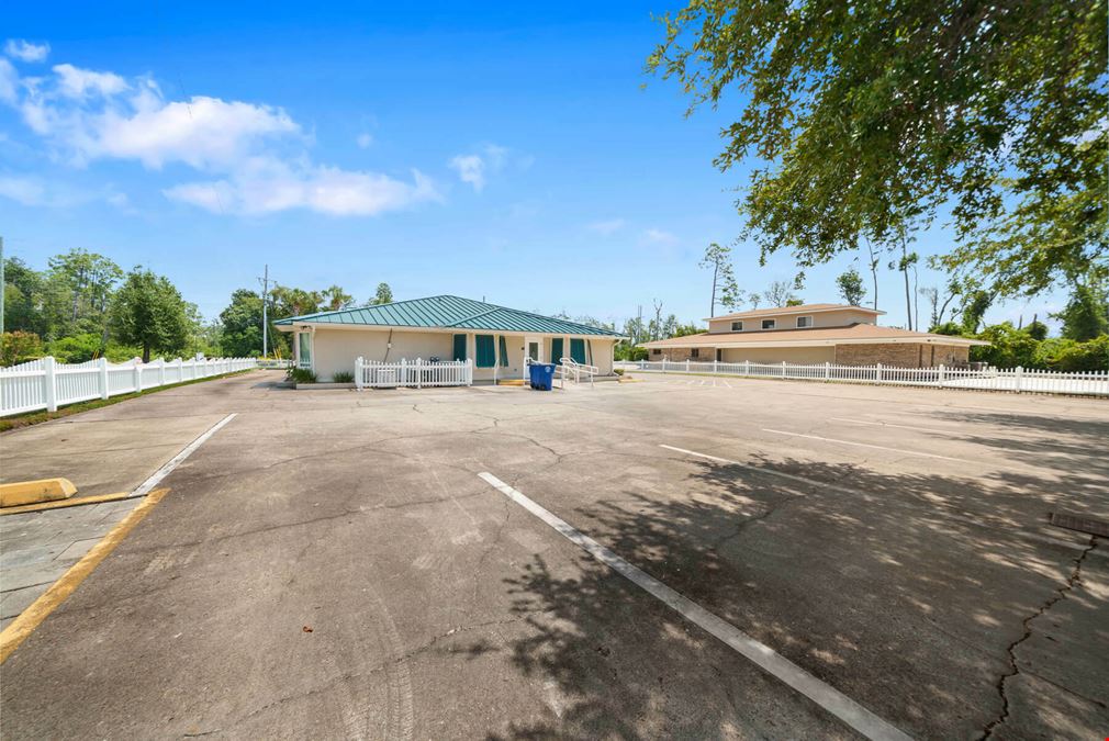 Class A Medical Office Space Available on Jenks Avenue – Bordering HCA Gulf Coast Medical Center