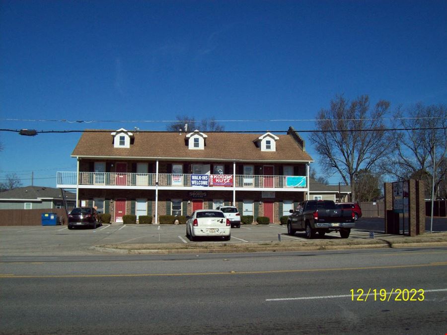 203 Oakwood Ave N E 35811 Su. ' C '