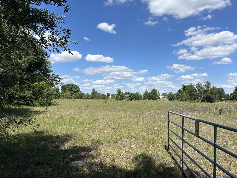 16 Acres boarders The Villages