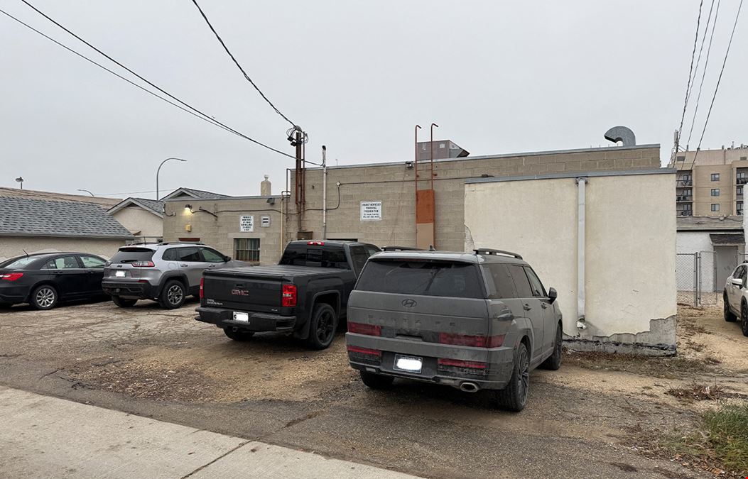 114 Regent Avenue West
