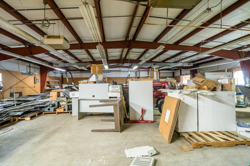 LARGE WAREHOUSE AVAILABLE IN GREAT LOCATION FOR SALE OR LEASE