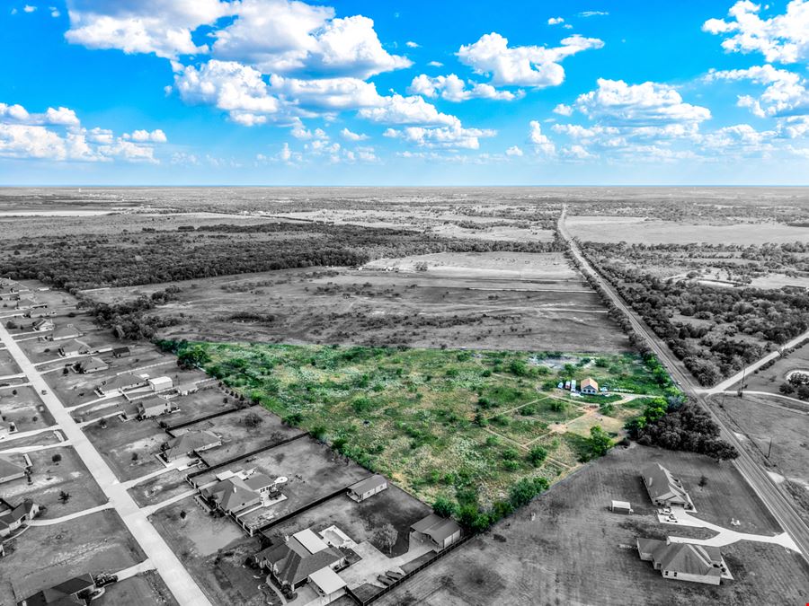 Land Multi-Family Development in Oak Ridge - 7348 N State Highway 34
