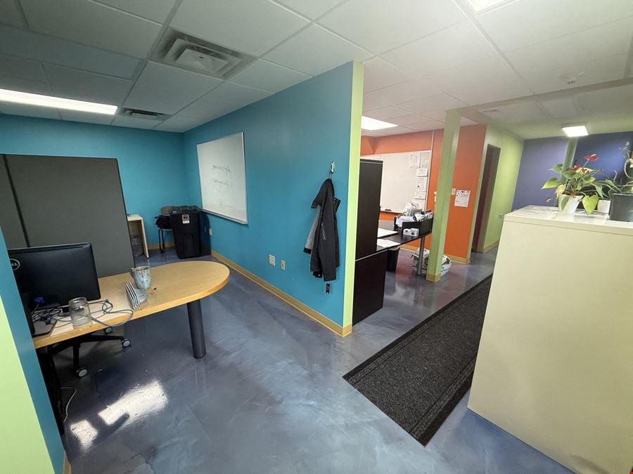 4,355 SF Office Building on 0.77 AC | Allison Park