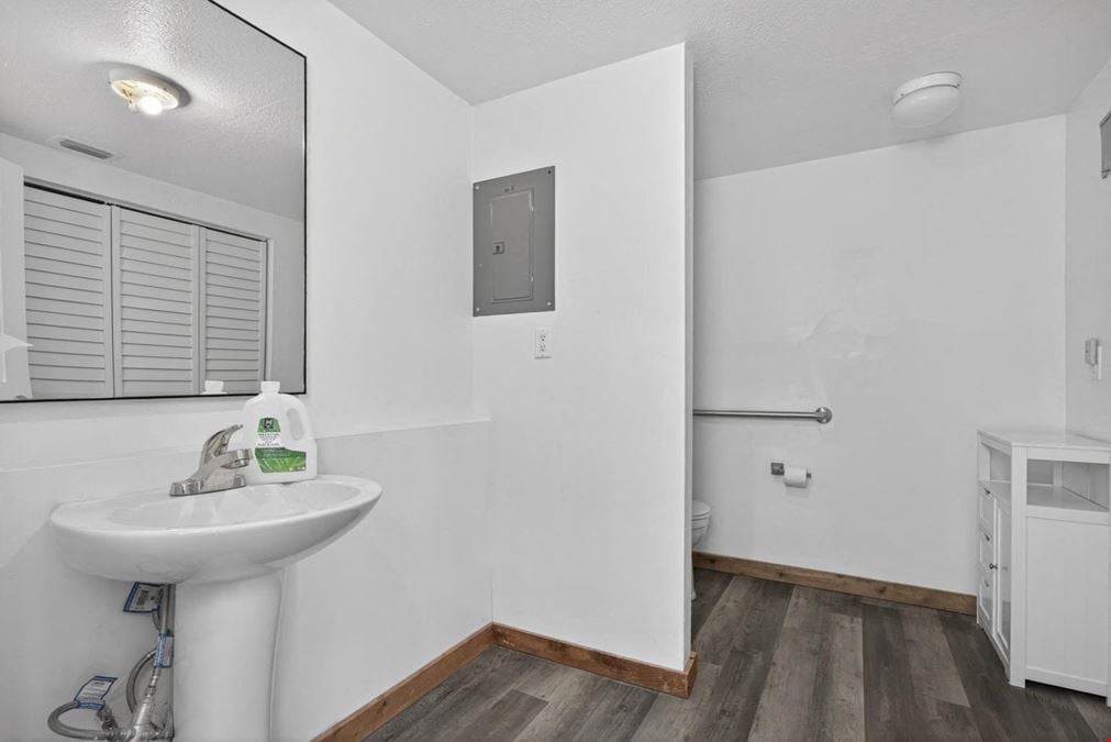 17707 San Carlos Blvd