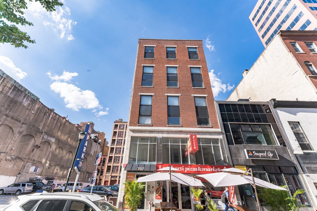 4,200 SF | Restaurant