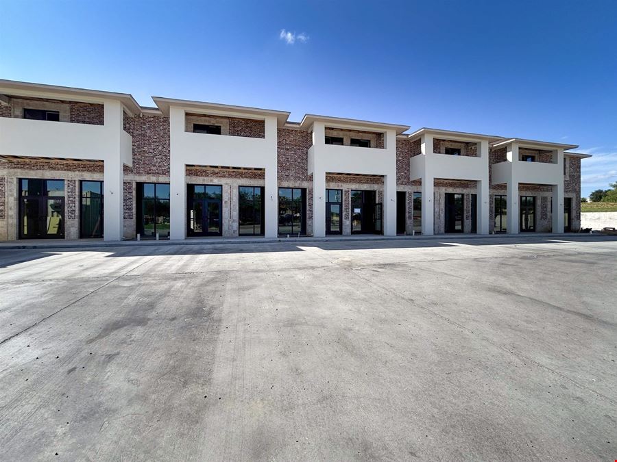 210 Calle del Norte