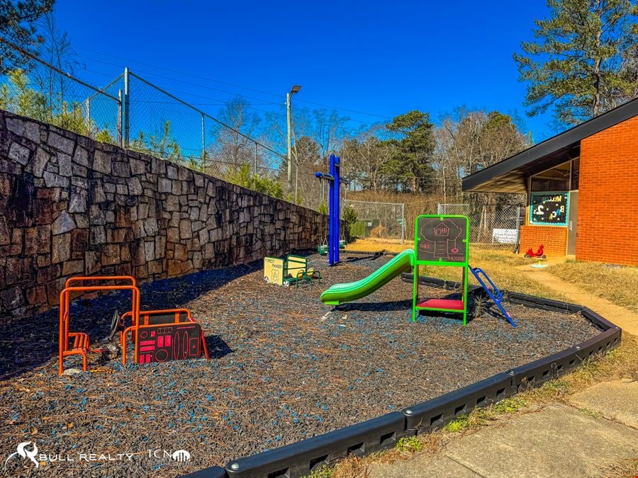 ±9,014 SF Daycare Building Opportunity