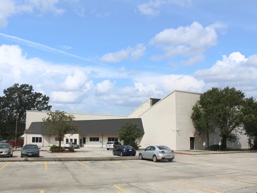 47,000 SF Multi-Tenant Commercial Building near Amazon