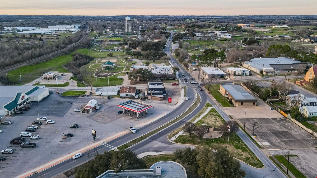 401 N Austin Pkwy