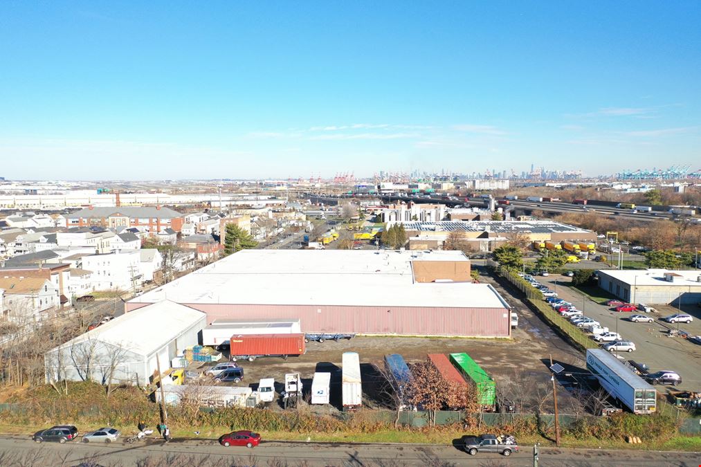 ±47,000 SF - 60,000 SF Warehouse / Office for Lease