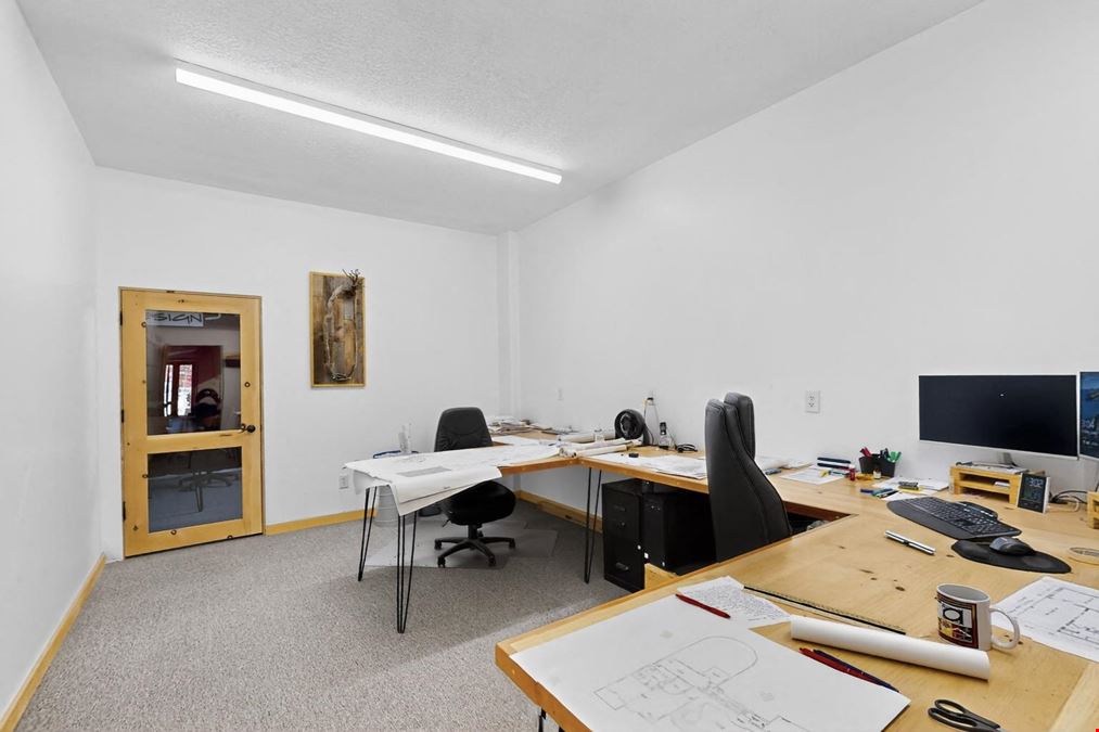 HIGH END RETAIL/OFFICE IN LOS RANCHOS