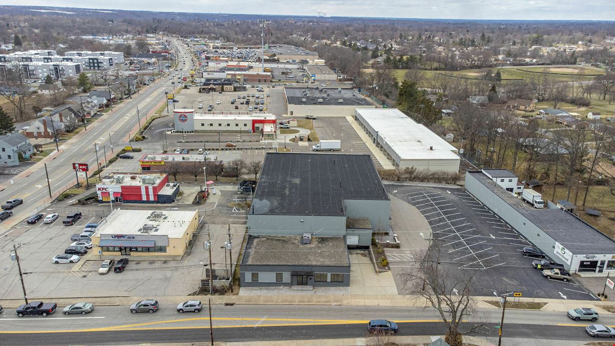 Industrial/Flex With Storage | For Lease
