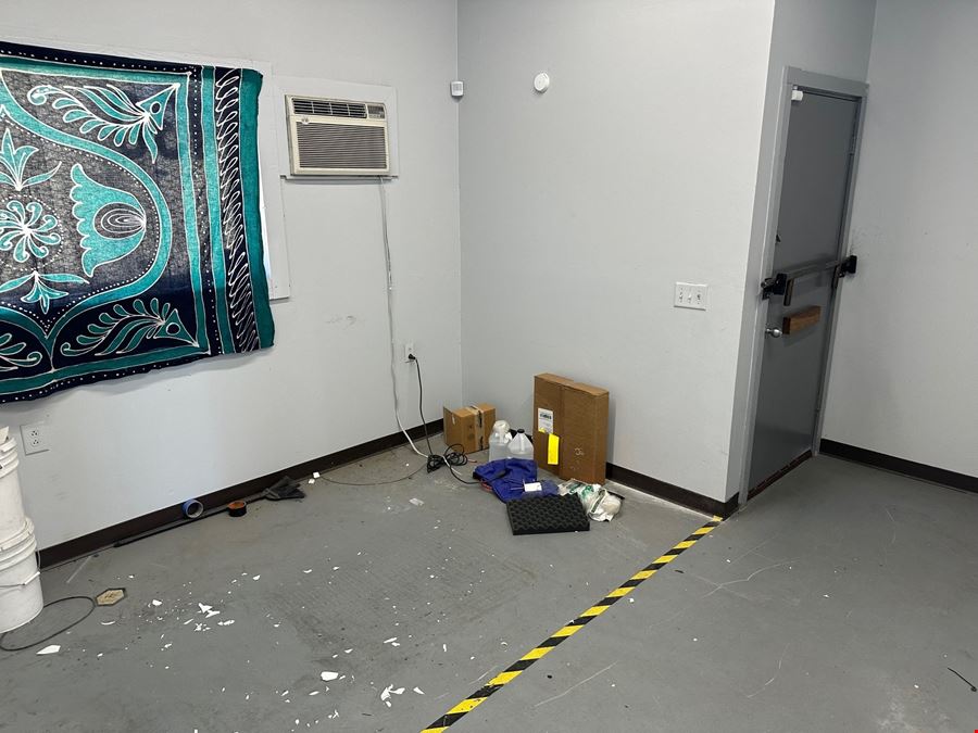 507 N Everett St Suite 130