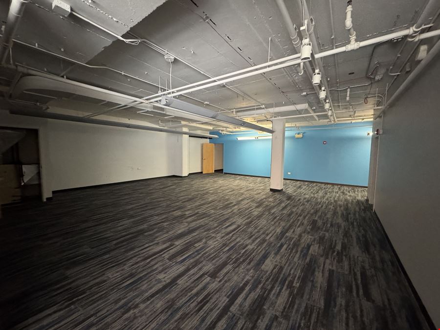 225 W Superior St