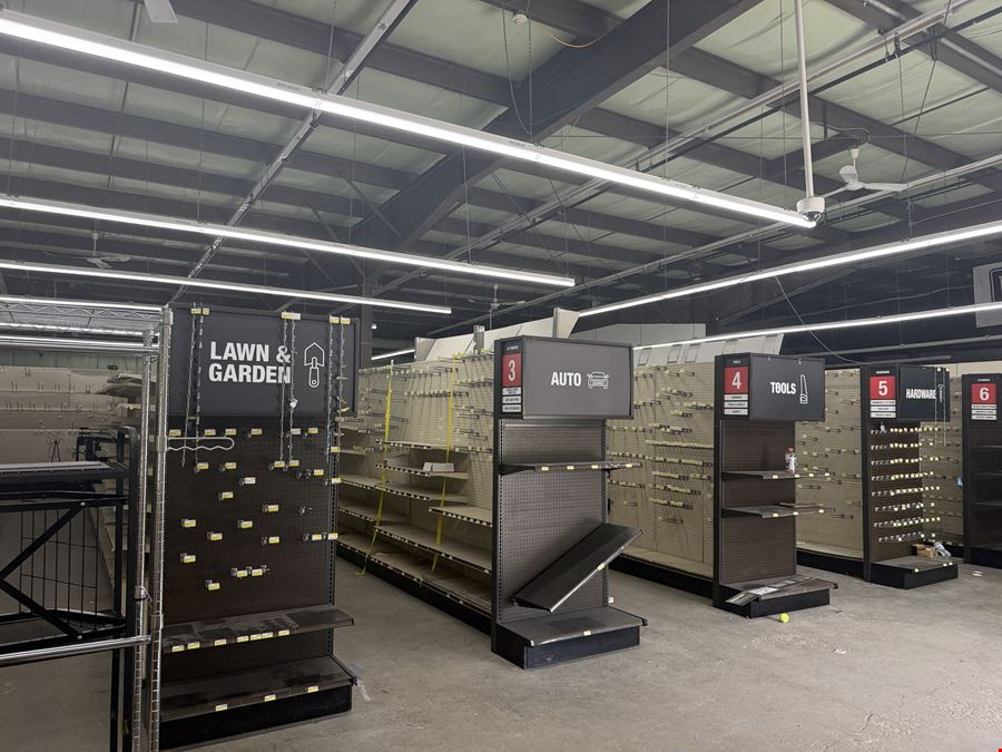 High-Visibility Retail/Flex Space
