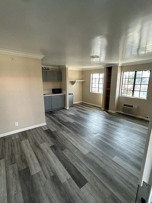 2205 Harbor Blvd - Costa Mesa, CA
