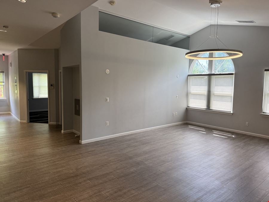 4200 Evergreen Lane, Units 334-335