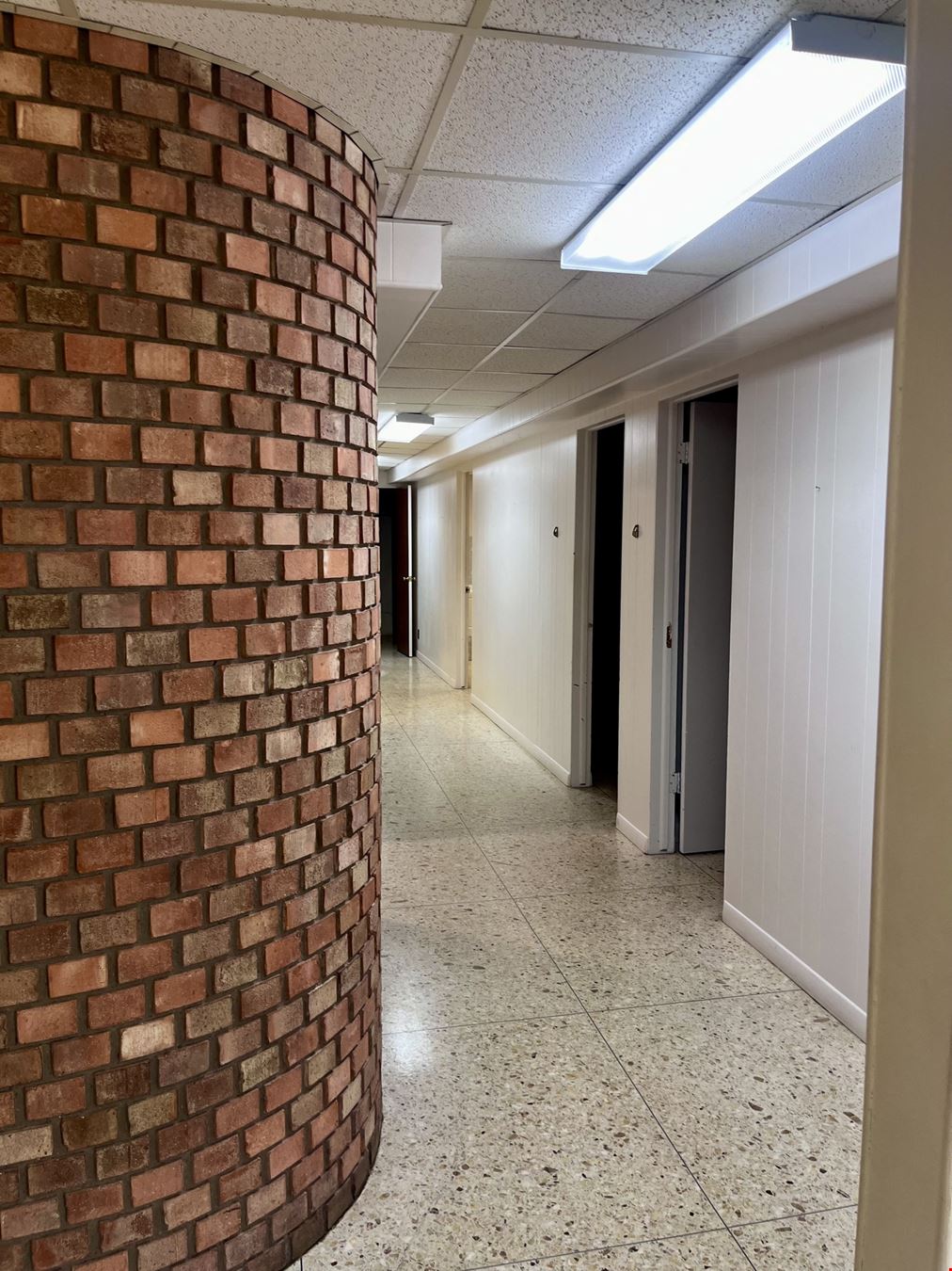 2121 W Main St