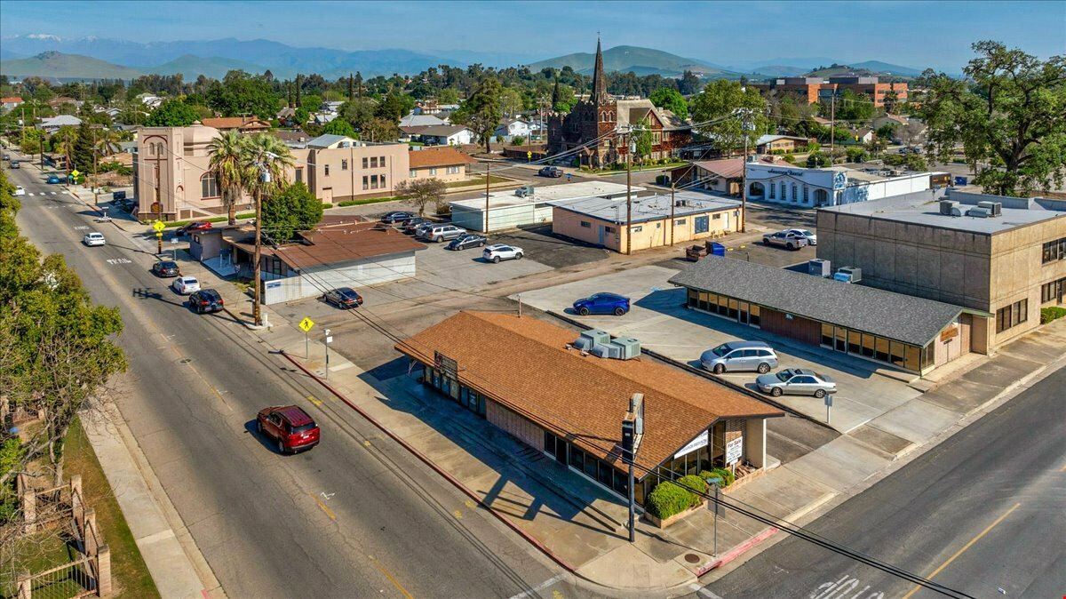 Owner User/Investment Retail Building in Porterville, CA