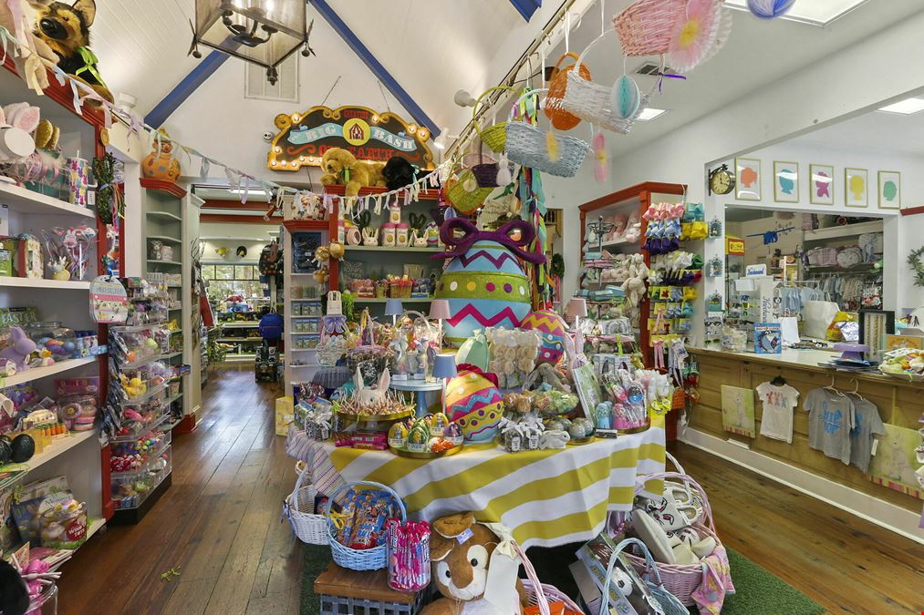 Victoria's Toy Station