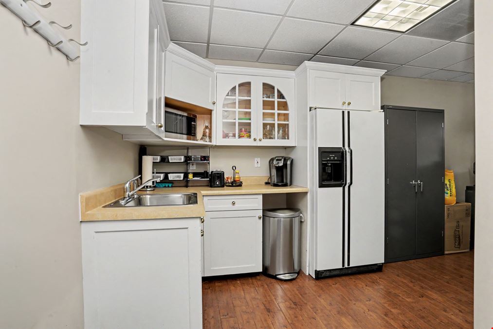 27 Mill Plain Rd #4