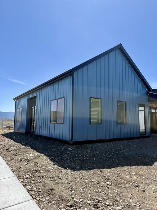 104B Wandering Way