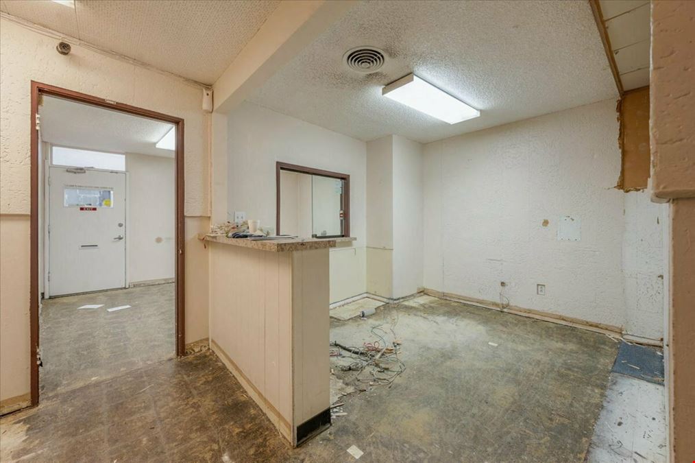 Medical/General Office Spaces Just 0.05 Miles From Hospital