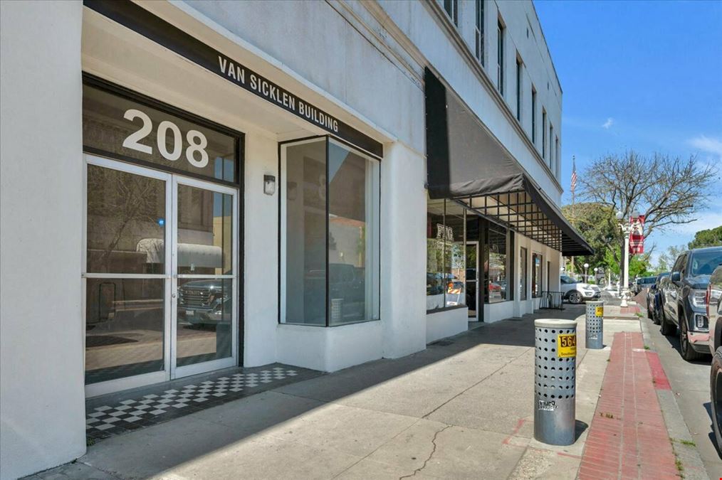 Investment Building in Downtown Hanford, CA