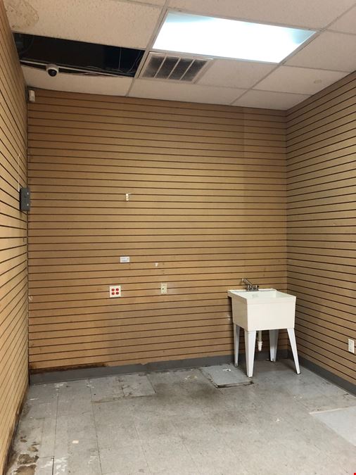 1,800 SF Retail Space