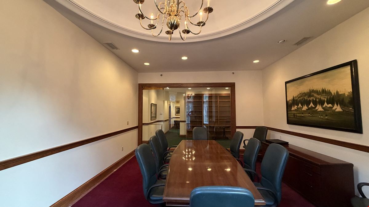 400 Commonwealth Ave #104C