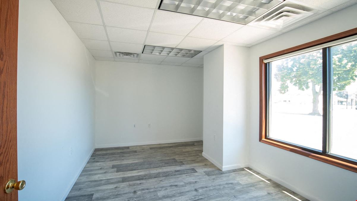 Turn key Professional Suite with Onsite Parking