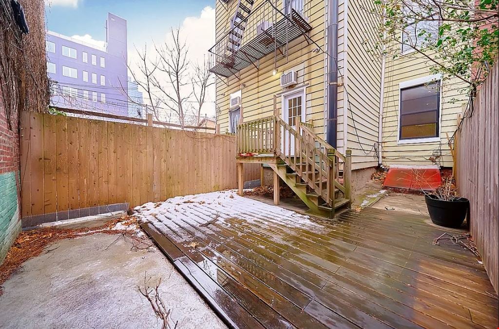108 Calyer Street