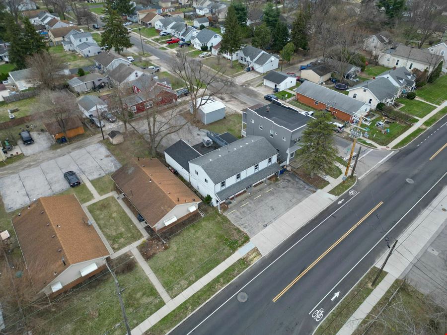 5532 Douglas Rd
