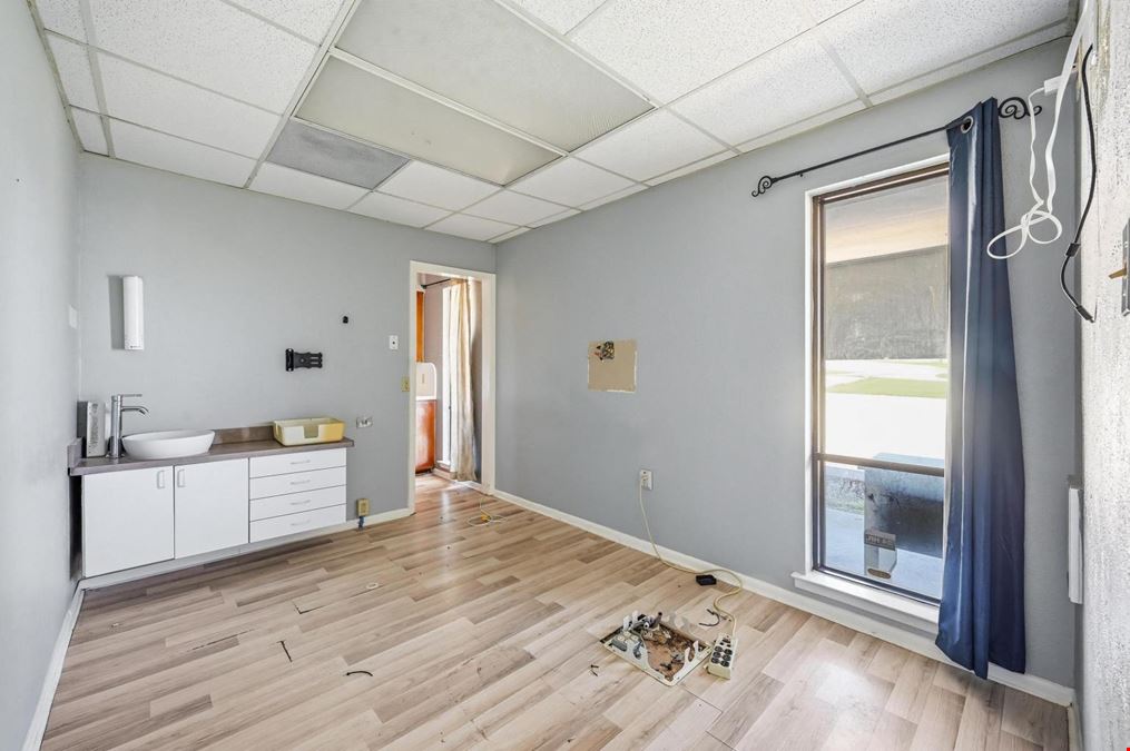 216 Dalton Dr