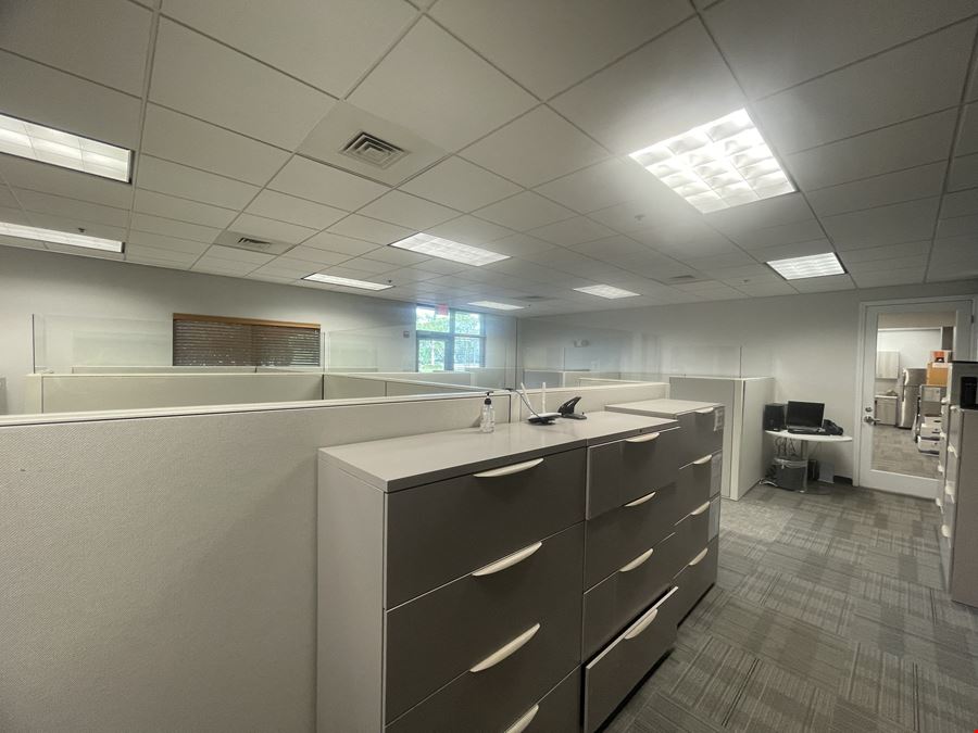 6810-6820 Lyons Technology Center